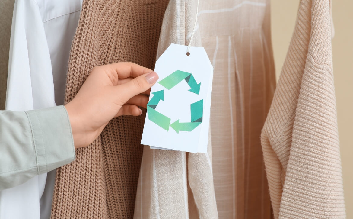 How Thrifting Lowers Your Carbon Footprint