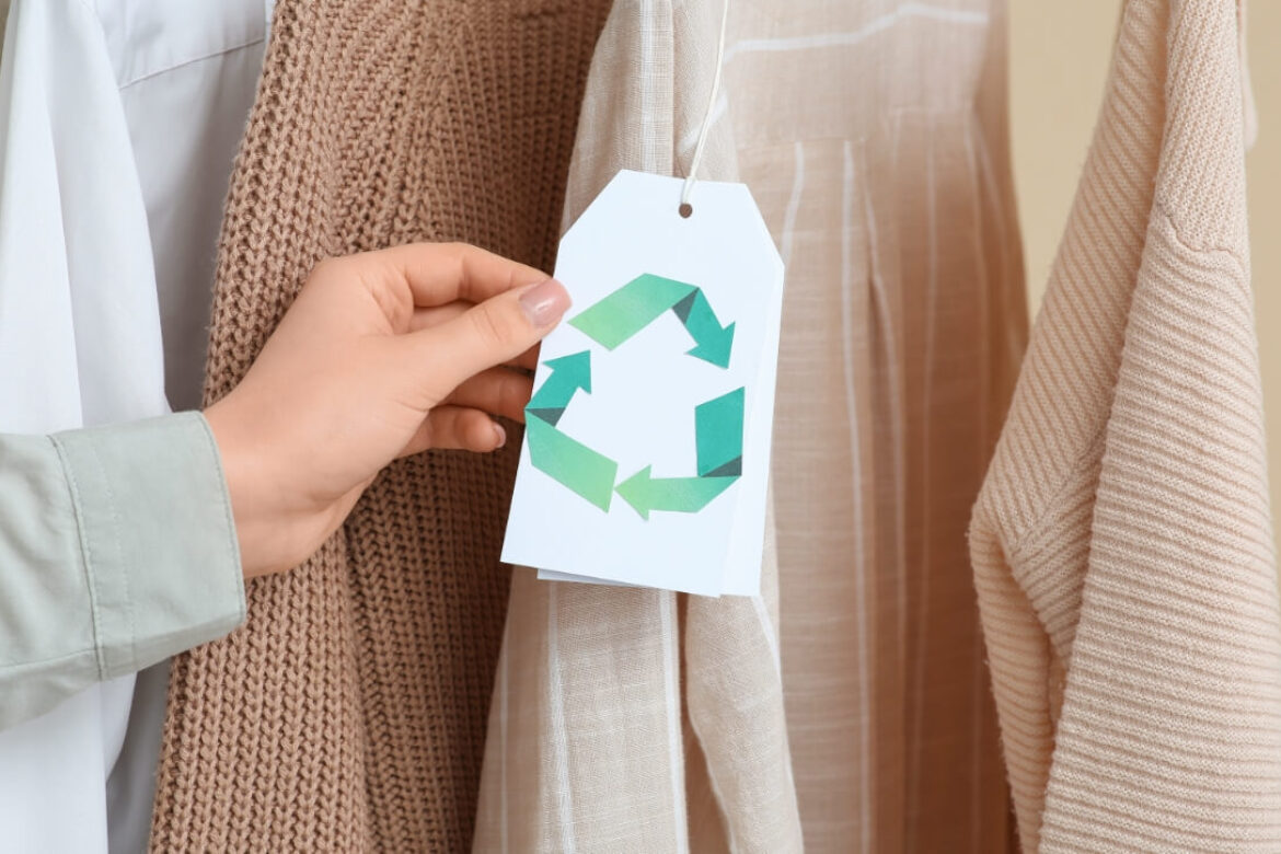How Thrifting Lowers Your Carbon Footprint